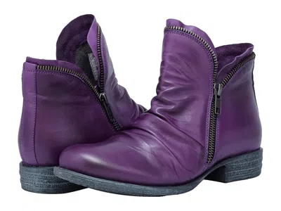 Miz Mooz Luna In Purple