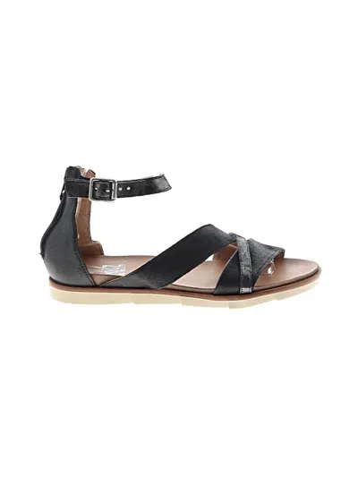 Pre-owned Miz Mooz Sandals In Black