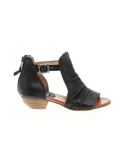 Pre-owned Miz Mooz Sandals In Black