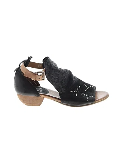 Pre-owned Miz Mooz Sandals In Black