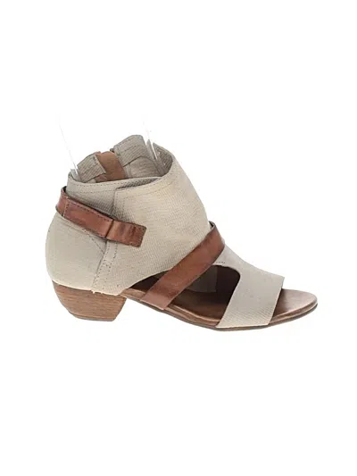 Pre-owned Miz Mooz Sandals In Tan