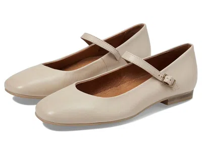 Miz Mooz Zahara In White