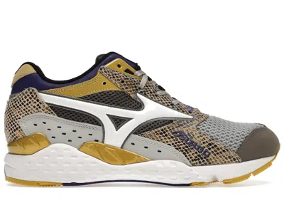 Pre-owned Mizuno Men's  Mondo Control 24 Kilates King Cobra Ii Sneakers In High Rise/ White/ Gold