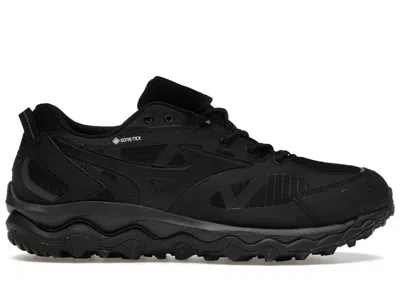 Pre-owned Mizuno Men's  Wave Mujin Tl Goretex Triple Sneakers In Black