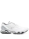 Mizuno Sneakers  Men Color White In White/silver/harbor Mist