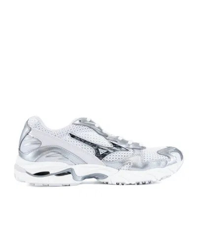 Mizuno Wave Rider 10 Low-top Sneakers In Silver