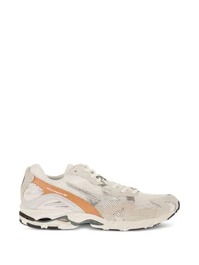 Mizuno Wave Rider 10 Sneaker In White
