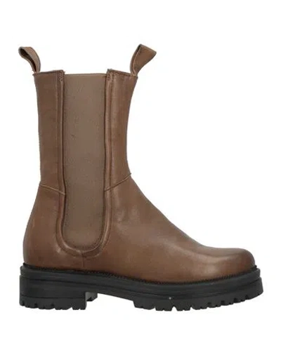 Mjus Woman Ankle Boots Brown Size 7 Leather