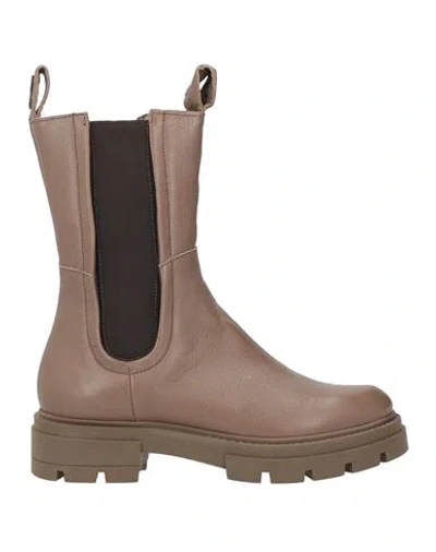 Mjus Woman Ankle Boots Light Brown Size 8 Leather In Sand