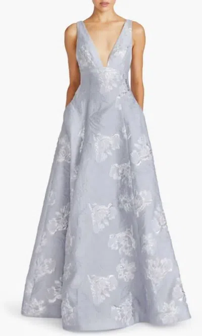 ml Monique Lhuillier Madeline Jacquard Gown In Silver