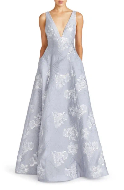 ml Monique Lhuillier Madeline Floral Jacquard Gown In Silver
