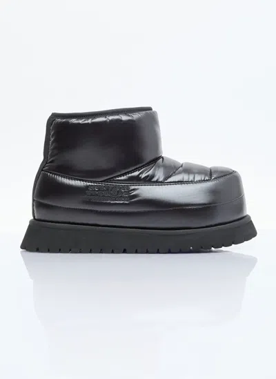 Mm6 Maison Margiela Round-toe Padded Boots In Black