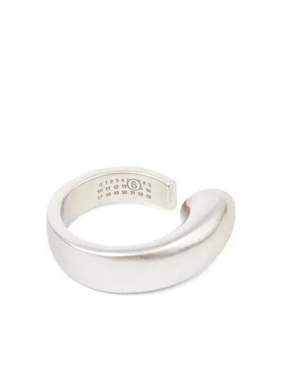 Mm6 Maison Margiela Asymmetrical Open-top Brass Ring In Silver