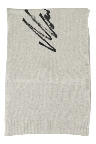 Mm6 Maison Margiela Beige Abstract Print Wool-blend Scarf In Gray