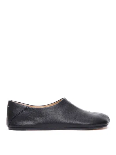 Mm6 Maison Margiela Asymmetric-toe Leather Slippers In Black