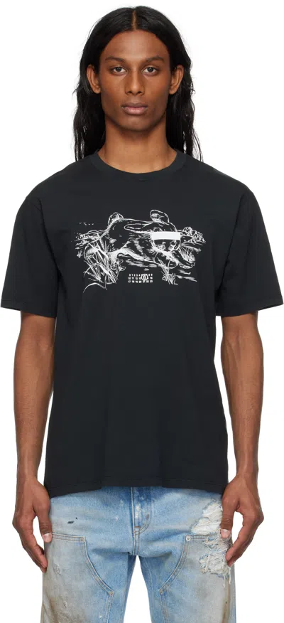MM6 MAISON MARGIELA BLACK 'SUIS LE LAPIN BLANC' T-SHIRT