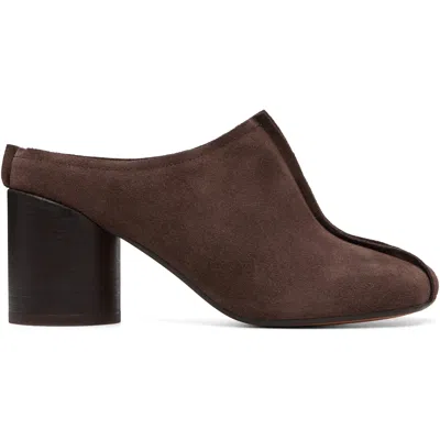 Mm6 Maison Margiela Anatomic Stitch-toe Suede Slippers In Brown