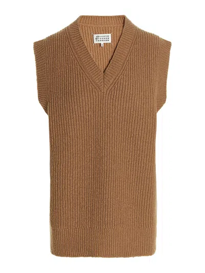 Mm6 Maison Margiela V-neck Vest In Beis