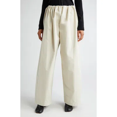 Mm6 Maison Margiela Gathered Waist Pants In Chalk