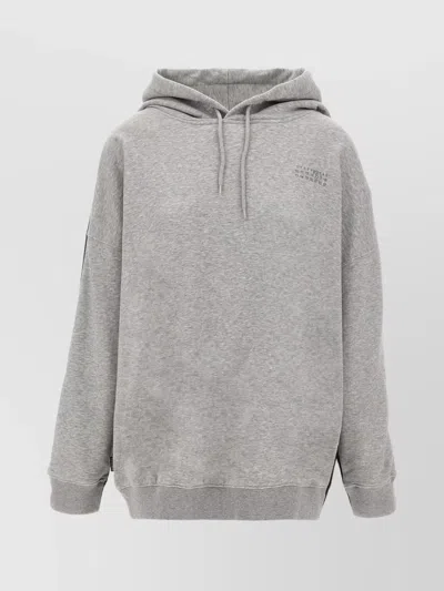 Mm6 Maison Margiela Graphic Print Kangaroo Pocket Drawstring Hood Ribbed Cuffs Hoodie In Gray