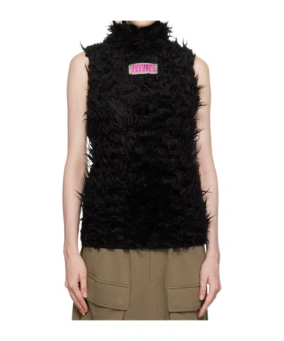 Mm6 Maison Margiela High-necked Vest In Black