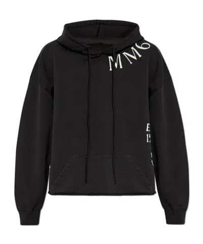 MM6 MAISON MARGIELA MM6 MAISON MARGIELA LOGO-PRINTED DROP SHOULDER HOODIE