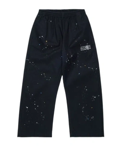 Mm6 Maison Margiela Kids Logo Printed Splatter Pants In Black