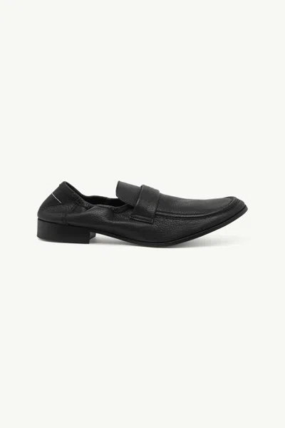 Mm6 Maison Margiela Leather Swing Toe Loafers In Black