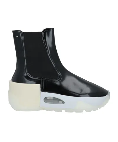 Mm6 Maison Margiela Minimalist Solid Color Wedge Shoes In Black