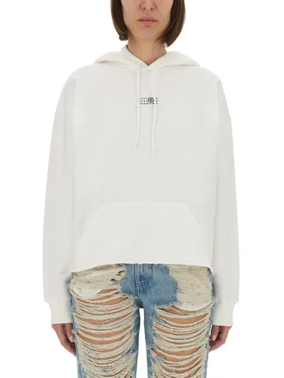 Mm6 Maison Margiela Mm6 By Maison Margiela Relaxed-fit Cotton Sweatshirt With Minimal Logo Detail In White
