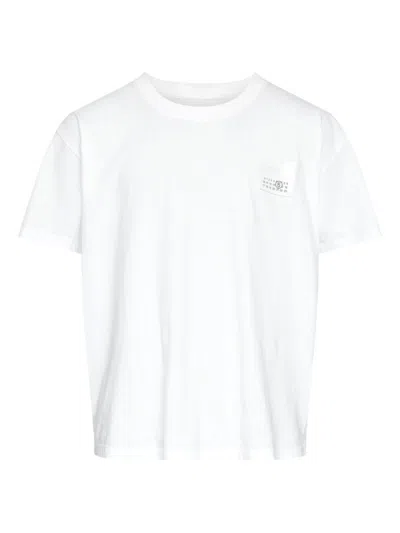 MM6 MAISON MARGIELA MM6 BY MAISON MARGIELA RELAXED-FIT WHITE T-SHIRT WITH SUBTLE GRAPHIC PATCH