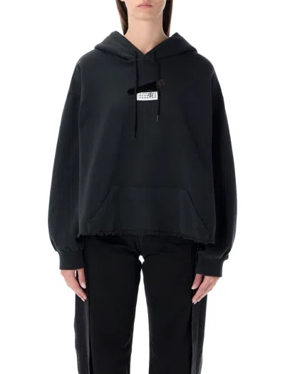 Mm6 Maison Margiela Hoodie Etiquette Tape In Black