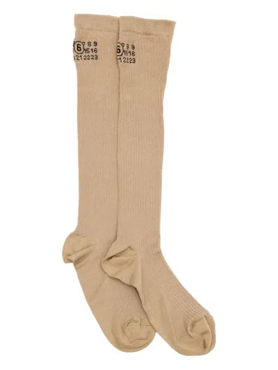 Mm6 Maison Margiela Numeric Logo Ribbed Socks In Brown