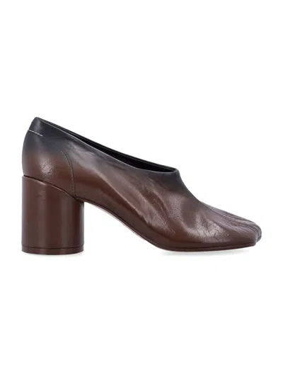 Mm6 Maison Margiela Court Shoe In Brown
