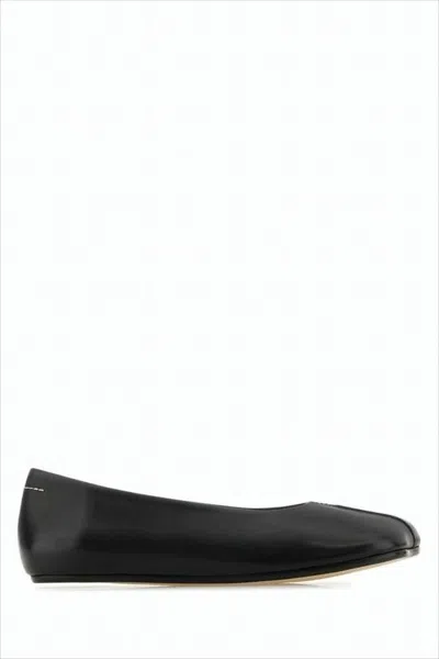 Mm6 Maison Margiela Pointed Toe Flat Shoes In Smooth Napa Leather In Black