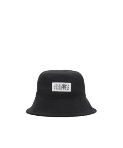 Mm6 Maison Margiela Reversible Teddy Nylon Bucket Hat In Black