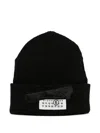 Mm6 Maison Margiela Mm6 By Maison Margiela Ribbed Black Knitted Beanie With Contrasting Logo Patch In Black