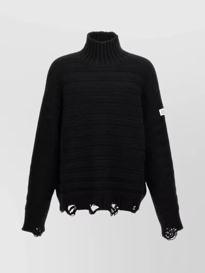 Mm6 Maison Margiela Destroyed Ribbed Sweater In Black