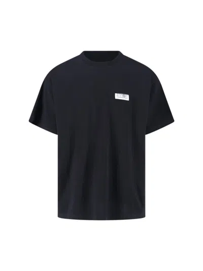 Mm6 Maison Margiela Short-sleeve Black T-shirt With Contrasting Logo Patch
