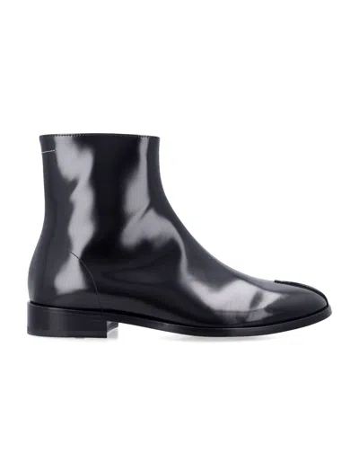 Mm6 Maison Margiela Signature-white Stitch Glossy Leather Ankle Boots For Men With Side Zip And Low  In Black