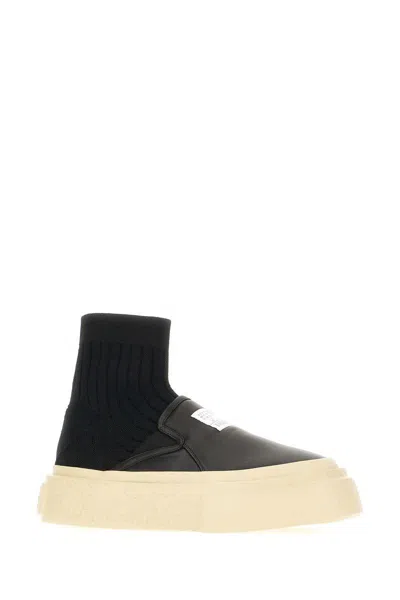 Mm6 Maison Margiela Sneakers In Black