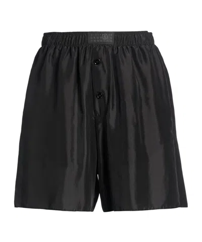Mm6 Maison Margiela Solid Color Shorts In Black