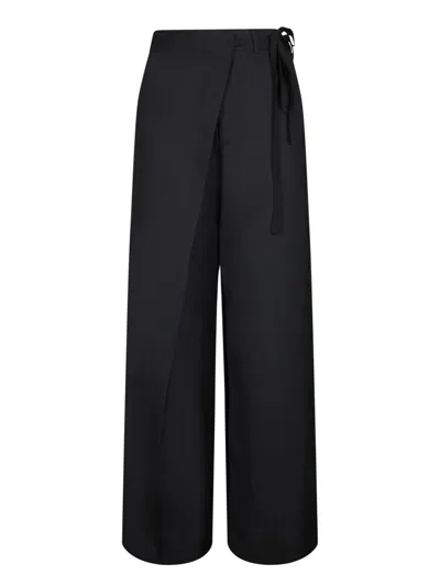 Mm6 Maison Margiela Trousers In Black