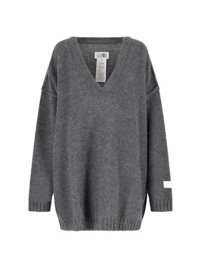 Mm6 Maison Margiela V-neck Grey Wool Sweater With Ribbed Finishes In Gray