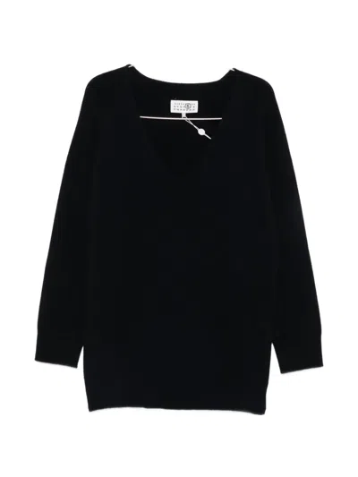 Mm6 Maison Margiela V-neck Raglan-sleeve Sweater In Black