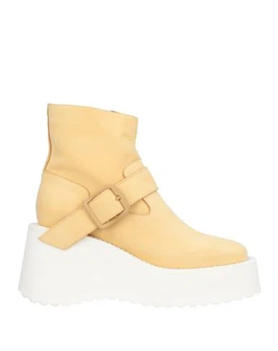 Mm6 Maison Margiela Woman Ankle Boots Sand Size 7 Leather