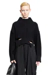 Mm6 Maison Margiela Maglione A Collo Alto Ritagliato In Black