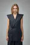 Mm6 Margiela Raw-cut Edge Gilet In Black