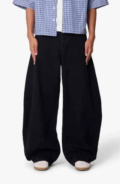 Mnml Barrel Leg Barrel Jeans In Black