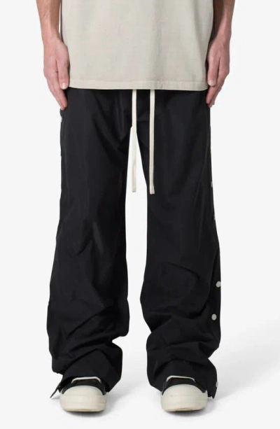 Mnml Oversize Side Snap Nylon Pants In Black